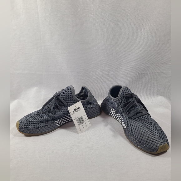 Adidas Deerupt runner- New with tags- Size 4.5 youth - Picture 2 of 7